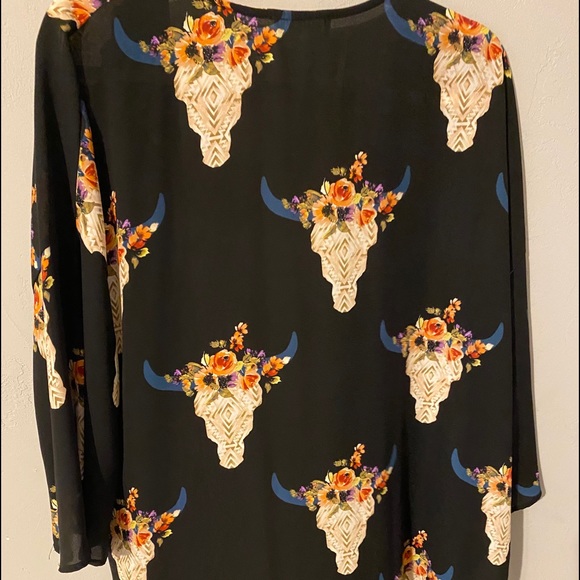 - Tunic - Picture 2 of 2